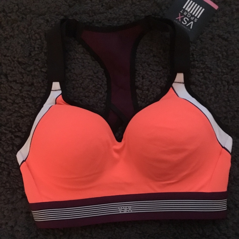 SOLD❗️Victoria’s Secret Incredible Sports Bra.